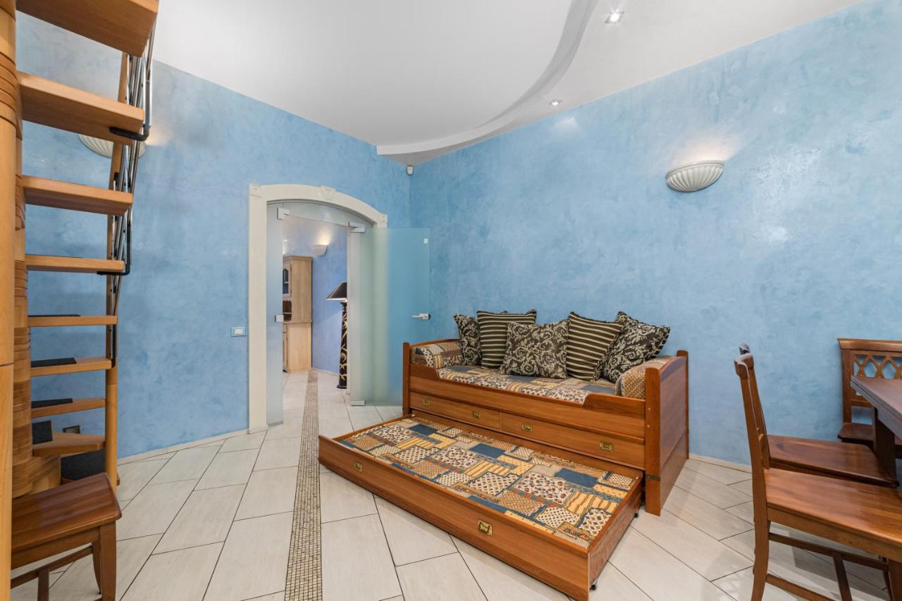 Classical Deribasivska 3-Bedrooms Apartment Odessa Esterno foto