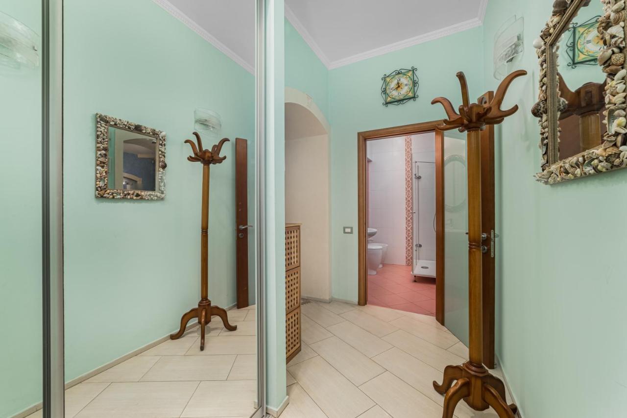 Classical Deribasivska 3-Bedrooms Apartment Odessa Esterno foto