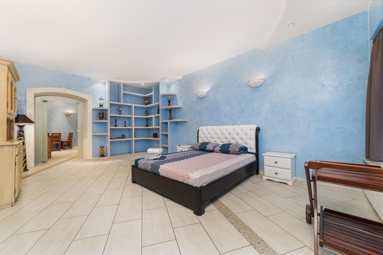 Classical Deribasivska 3-Bedrooms Apartment Odessa Esterno foto